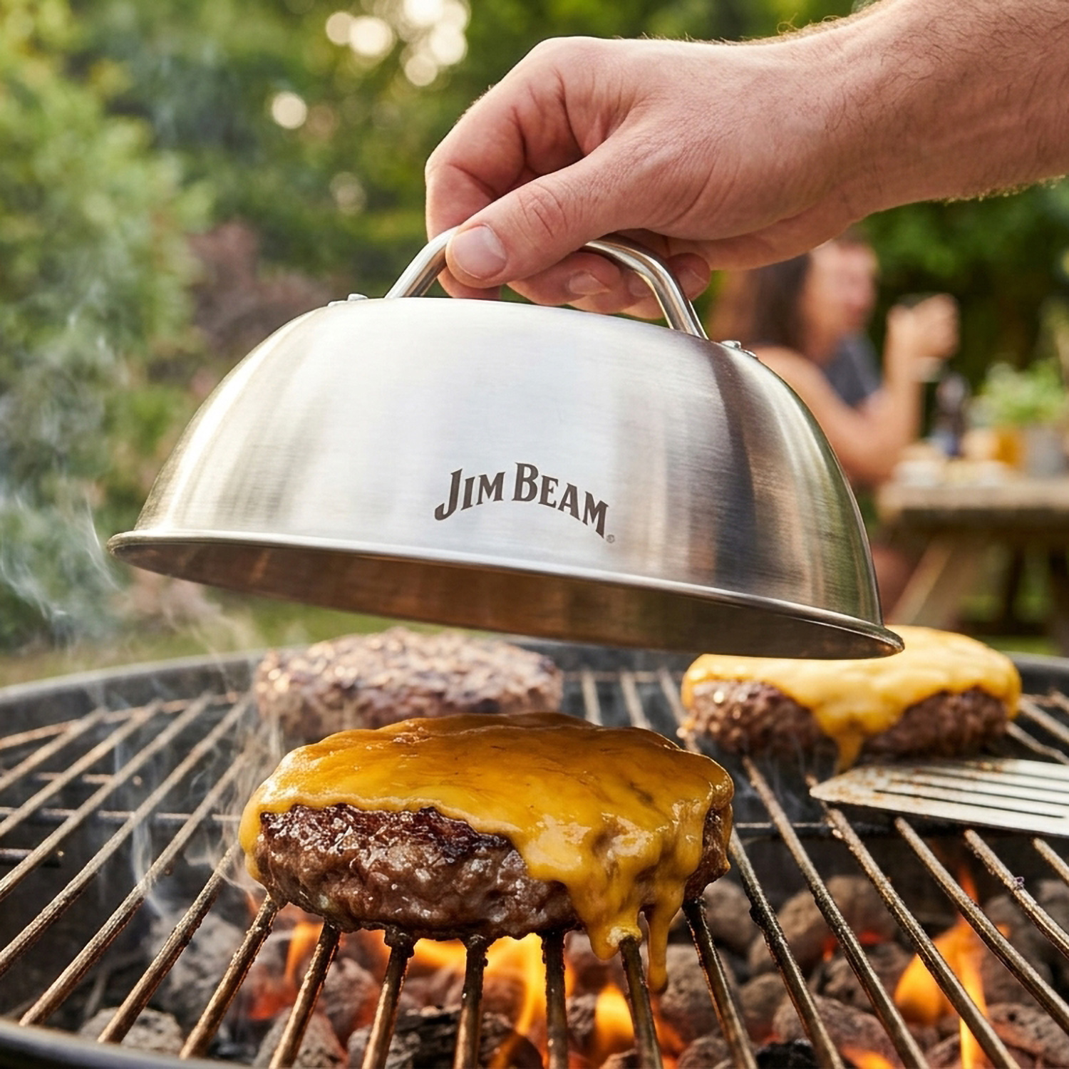 Jim Beam BBQ Zubehör, Burger Abdeckdeckel aus Edelstahl, Burgerhaube mit Handgriff, Rostfreier Edelstahl Schmelzglocke, ca. 22cm, bringt Käse zum Schmelzen, Zubehör für Küche und den Grill
