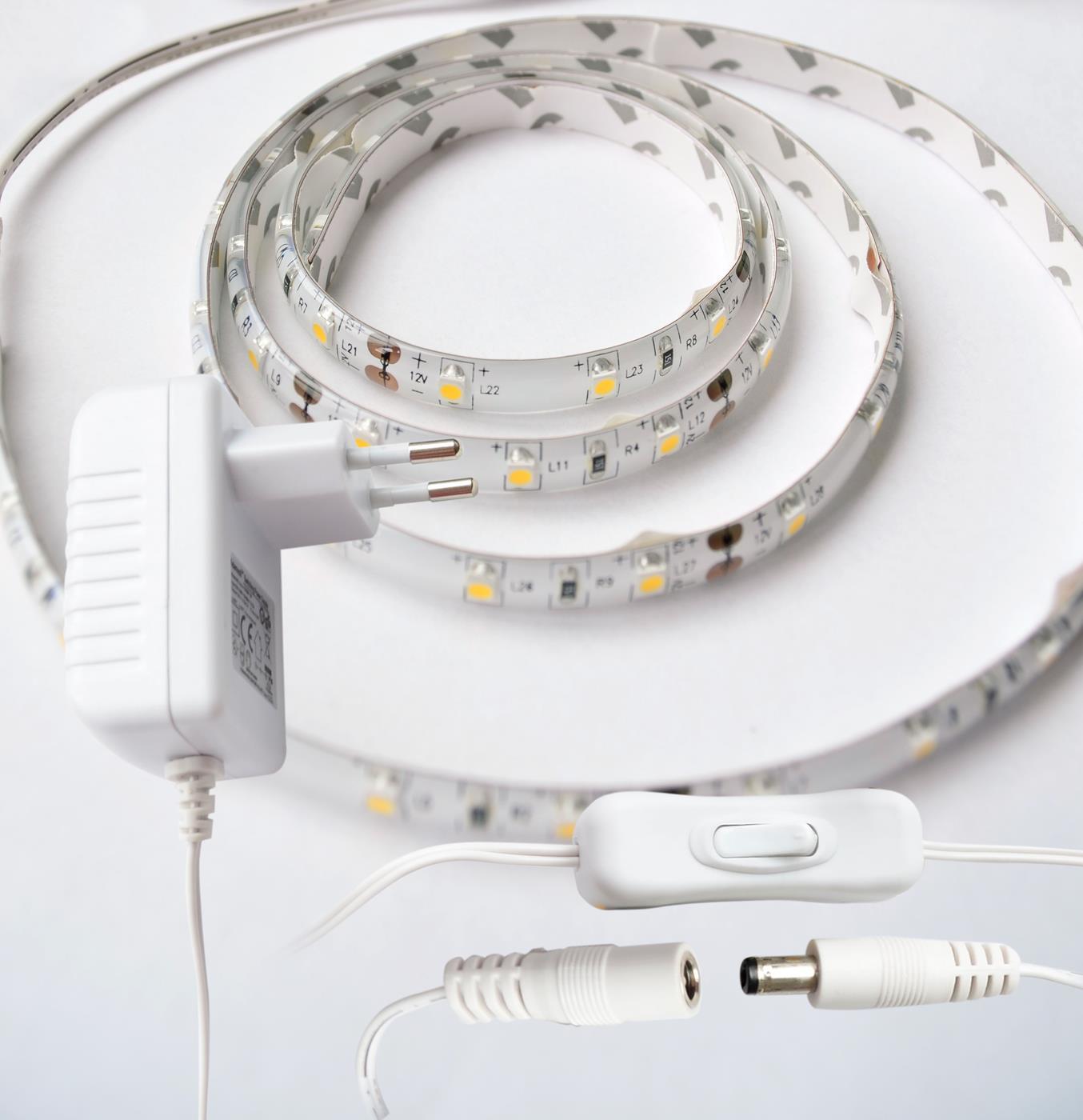 X4-LIFE LED Strip 1m warmweiß - Netzteil - Selbtstklebend - IP65, 6W, Kürzbar